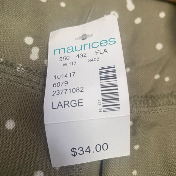 NEW green dotted button up top - Picture 3 of 4